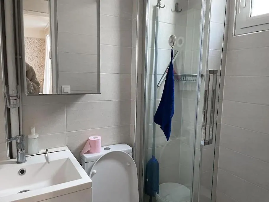 Apartment Studio Parisien, Le Louis Blanc
